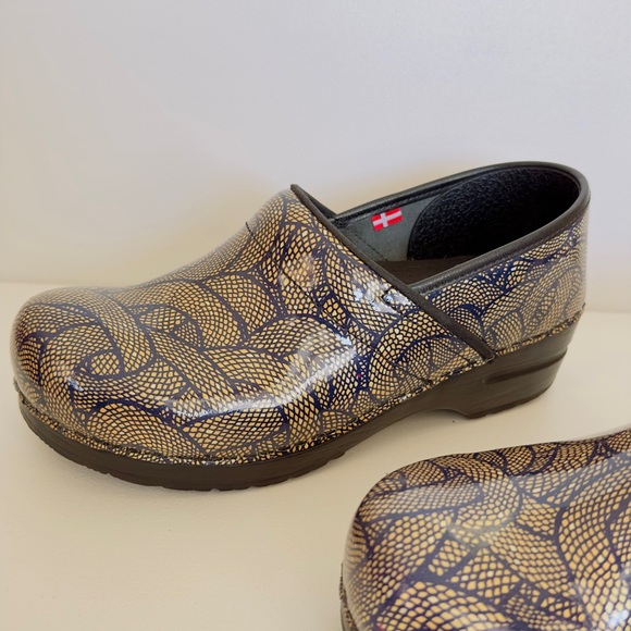 Sanita MEDUSA Danish Pro Clogs Women's 40 Snake Print Size 9 Leather Dansko Blue - Picture 9 of 15
